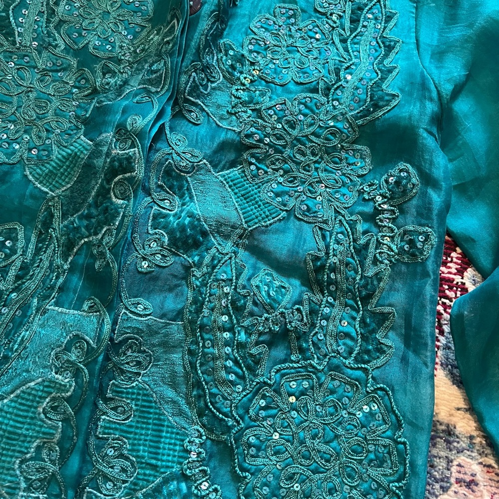 Embroidered sheer jacket ๐ฆ - Picture 3 of 6